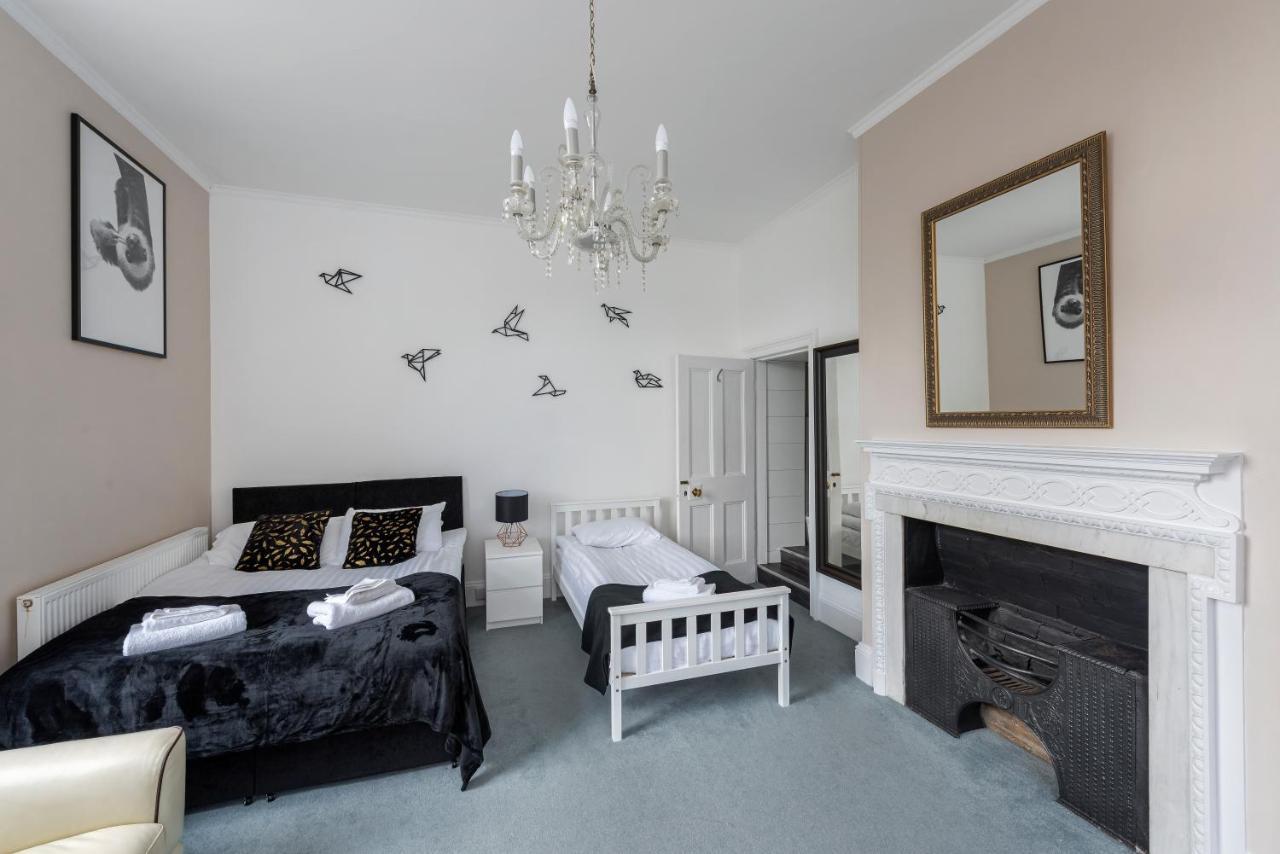 Cotswold Manor House - Country House Retreat With Hot Tub, Ideal For Large Groups Petty France Exterior photo